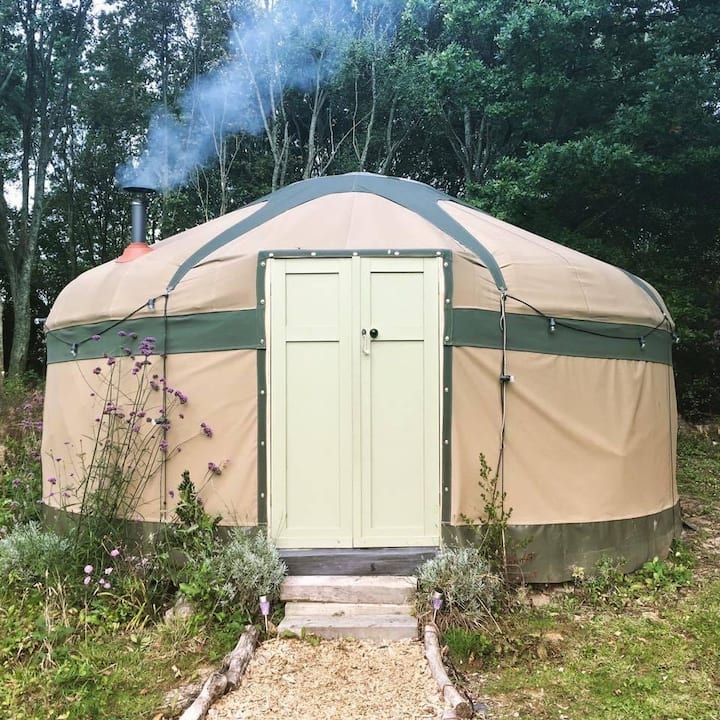 Woodland Yurt With Swimming Pool - Knepp Castle Estate