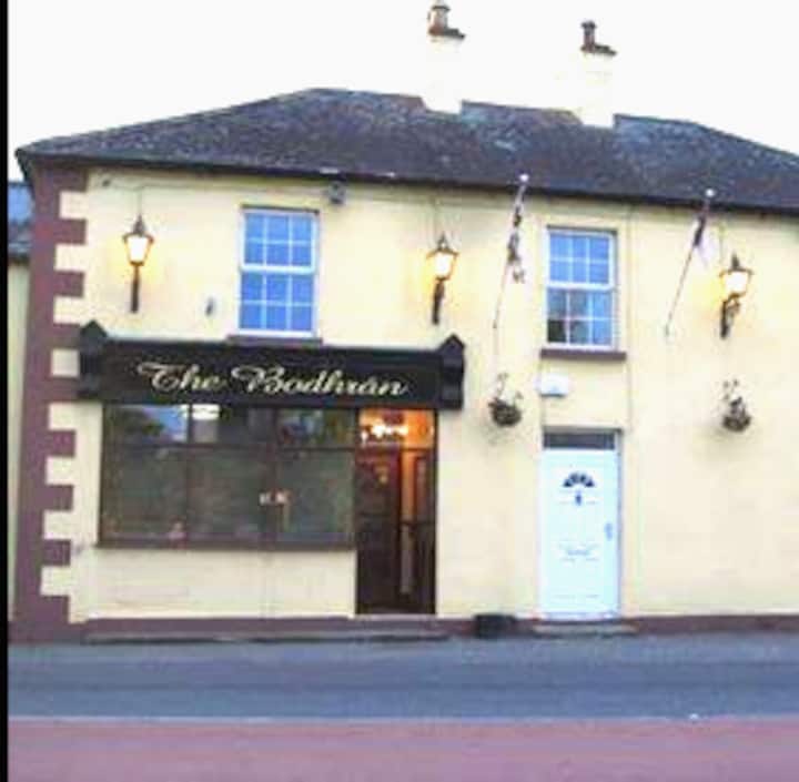 The Bodhran Inn- Double Bed And Single Bed. - マリンガー
