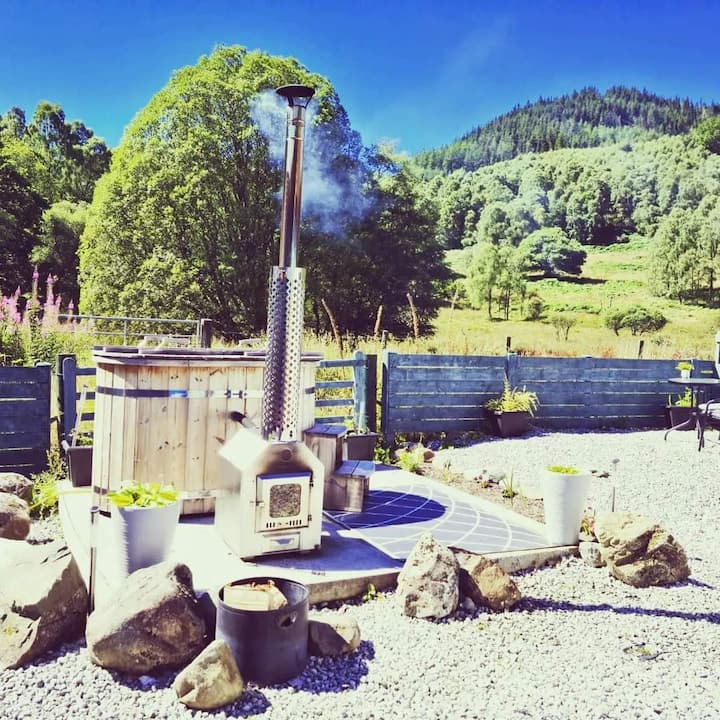 1 Bedroom Guest House With Wood Fired Hot Tub - Aberfoyle