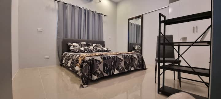 F1 Spacious 2-bedroom W/free Parking And Wi-fi - Suva