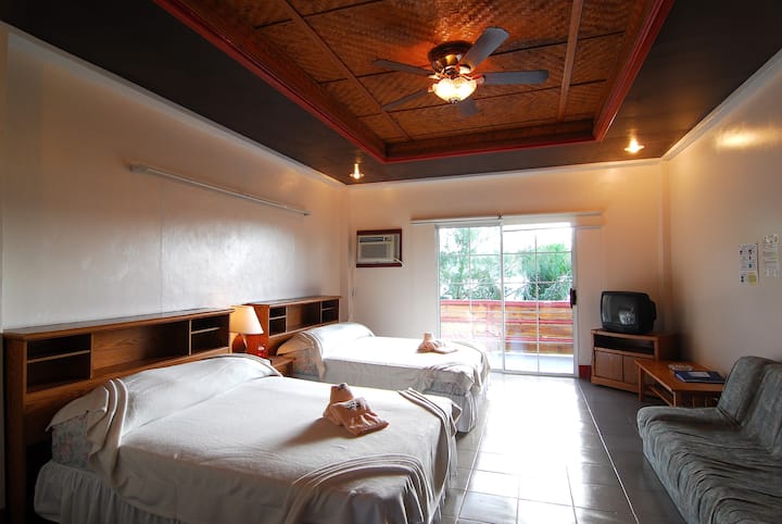 アンテロープゲストハウス【Dx-bルーム】クイーンサイズベッドが2つあるお部屋。38平米 - 帛琉