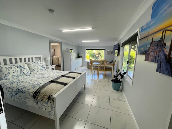 Adorable Private Unit/granny Flat. Macleay Island. - Russell Island