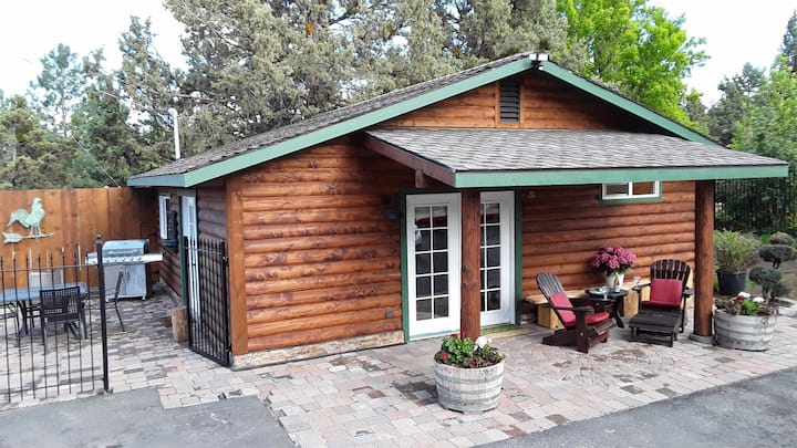 Unique Two Bedroom Chalet On A Private Estate - Bend, OR