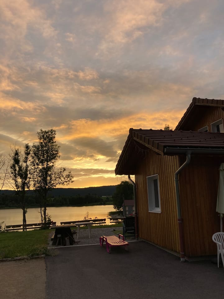 Cottage Coucher De Soleil Sur Lac De Montagne - Jura