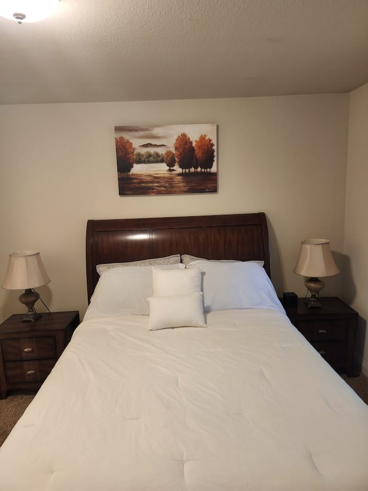 Cheerful  Private Bedroom In A Peaceful Home! - Columbia, MO