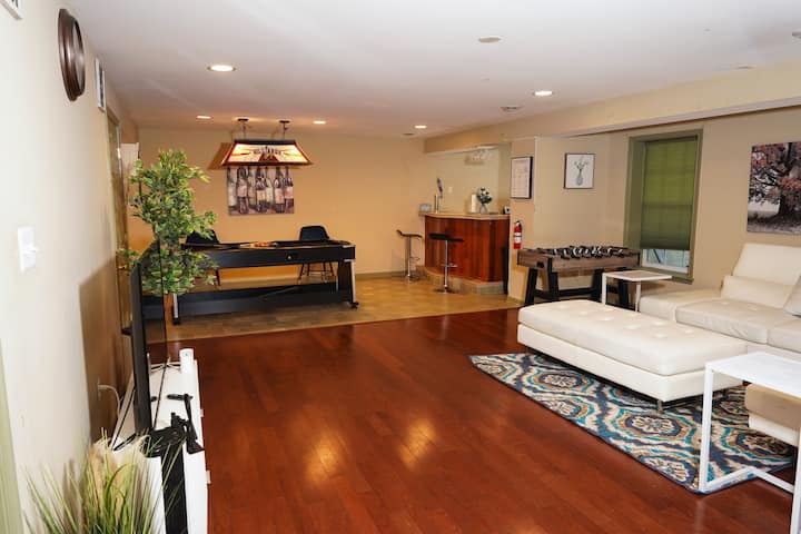 Lovely 1-bedroom Suite With Pool Table - Bel Air