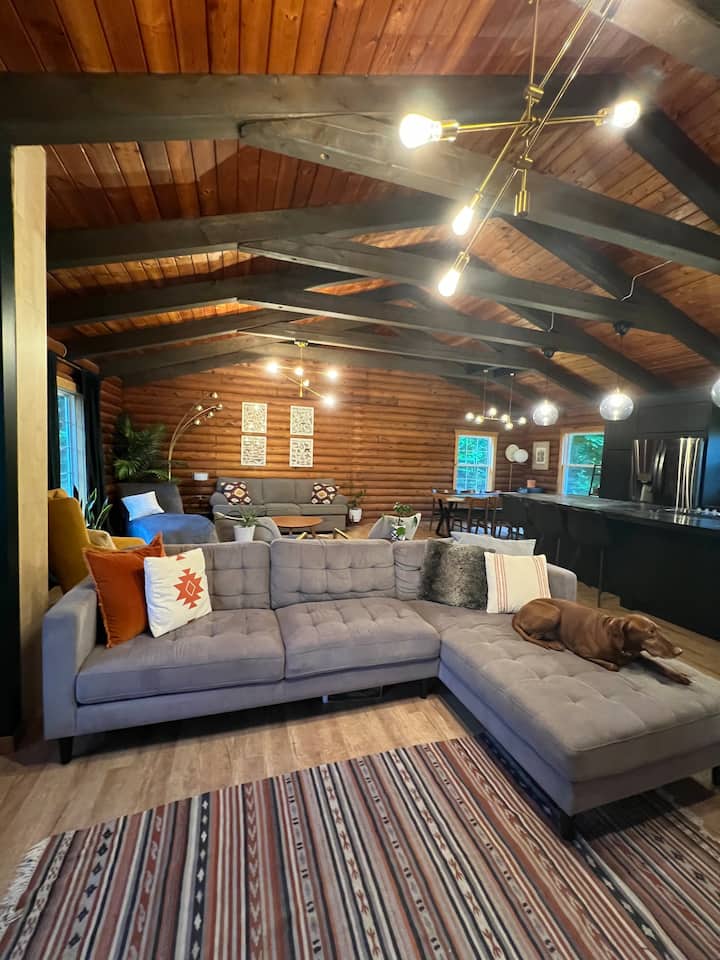 4 Bedroom Log Cabin In Glenville Ns - Inverness, NS, Canada