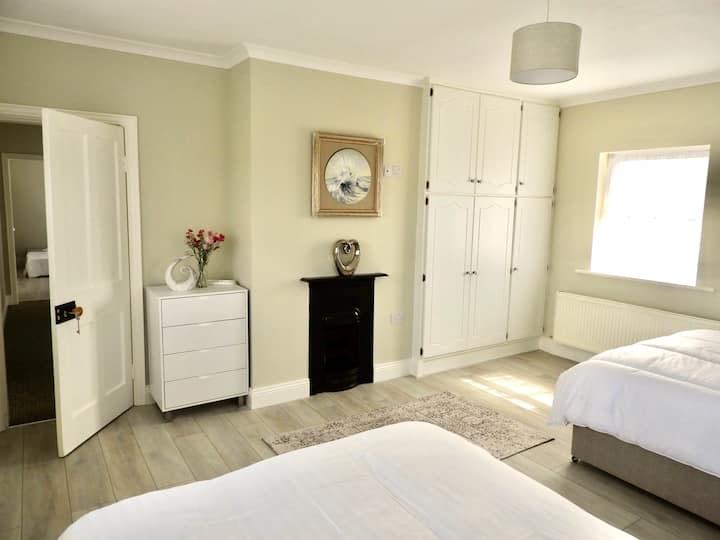Large 3 Bedroom Home Newly Refurbished - Sleeps 7 - County Kilkenny