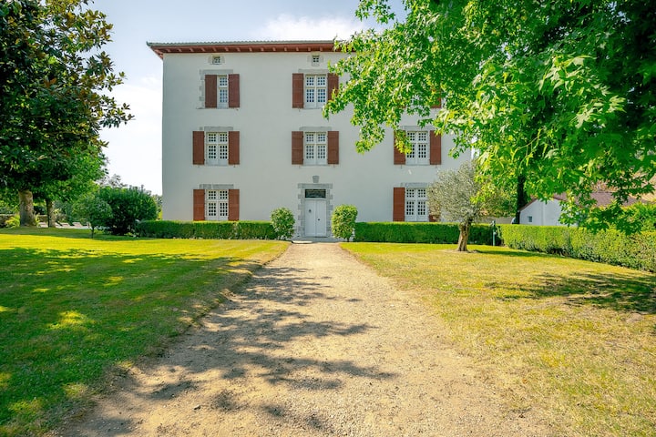 Magnifique Villa Du 16° Siècle Avec Piscine - Souraïde