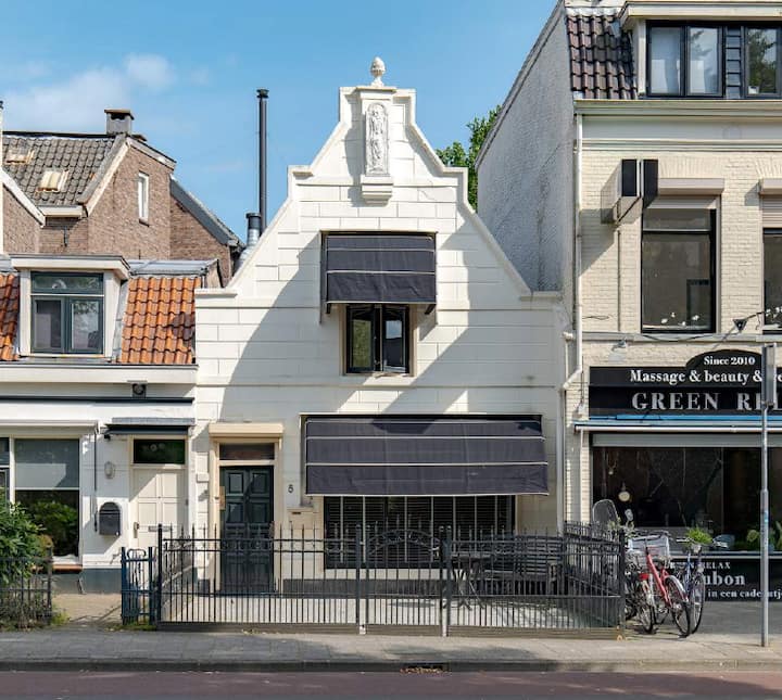 Unieke Woning Aan De Rand Van De Stad. - Zwolle