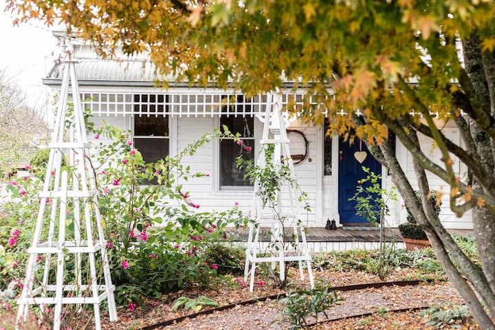 Glenrose Cottage...your Home Away From Home - Hamilton, Australia