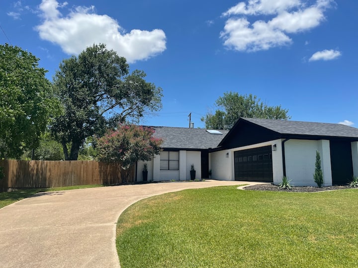 Updated 3-bedroom Home In Friendly Neighborhood - Bryan, TX
