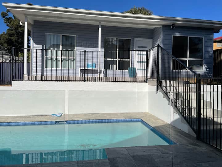 Adorable Guesthouse With Pool Access - No Smoking - Toongabbie