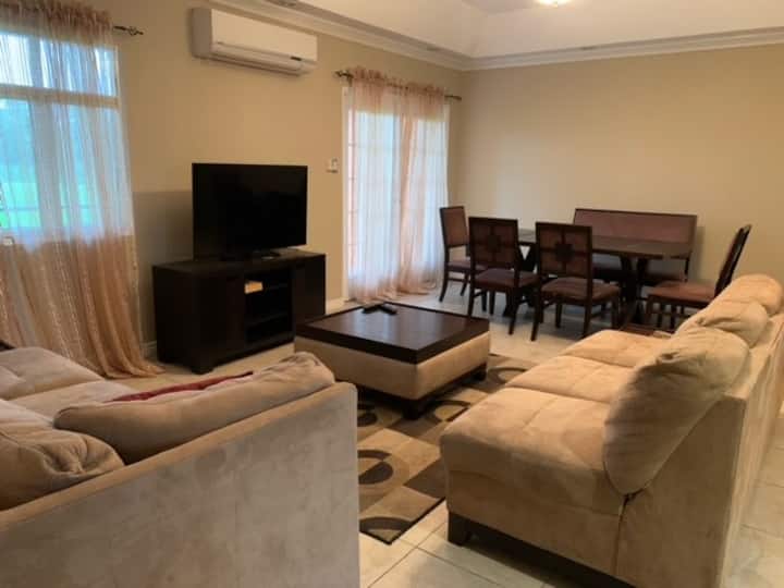 Lovely 3 Bedroom Condo With Free Parking - Trinidad and Tobago