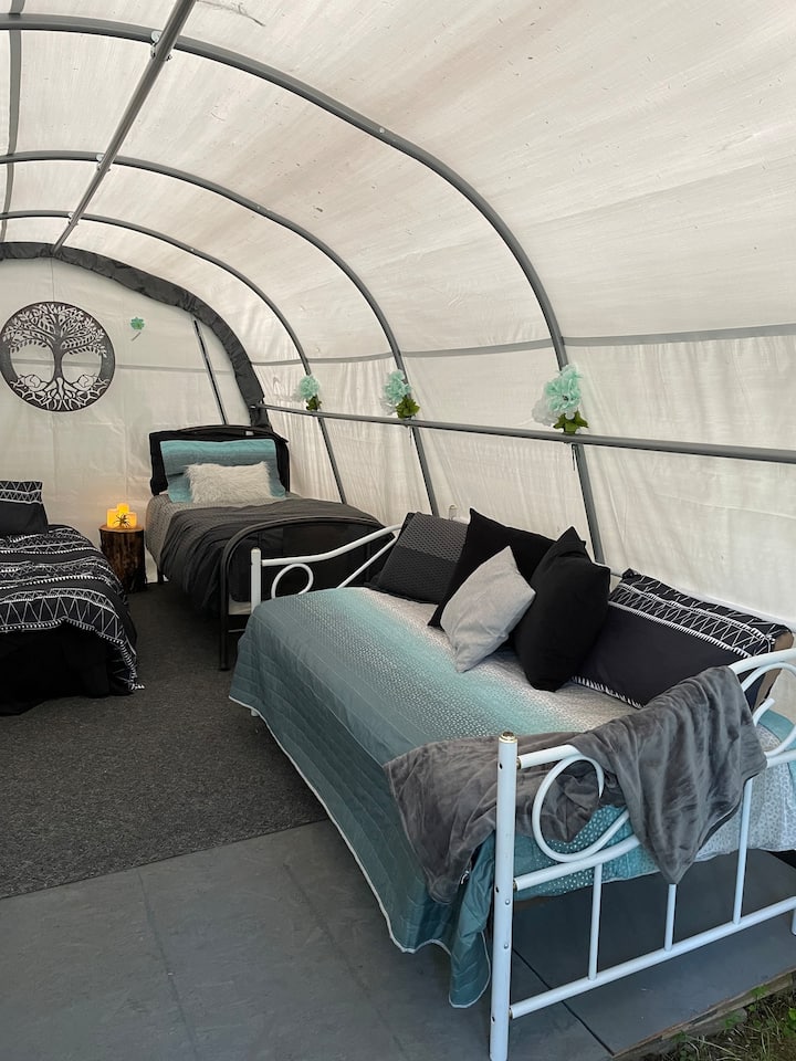 Private Furnished Glamping Site, 5 Min From River - 落基山莊
