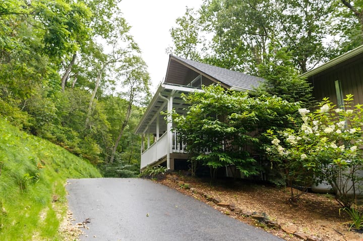 Cozy Cottage/walk To Glen Falls/2.8m To Downtown - Highlands, NC