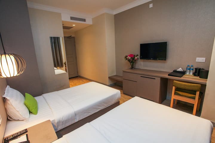 Hotel / Deluxe Twin Room (With Window) - Changi