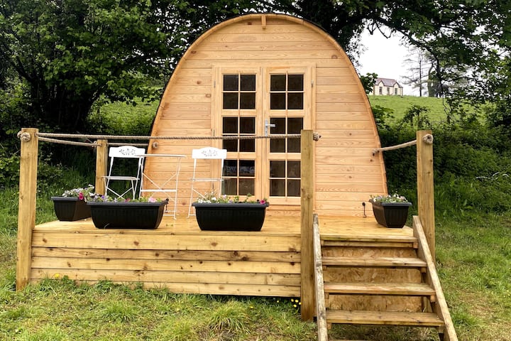The Badger's Hole Glamping Pod. - Llanelli