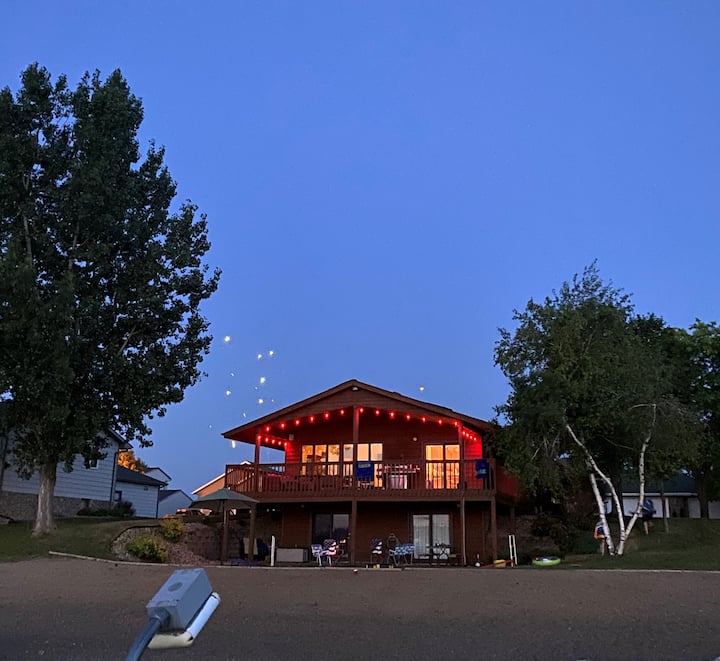 Cozy House W/ Private Sand Beach On Lake Madison - Carousel, Madison