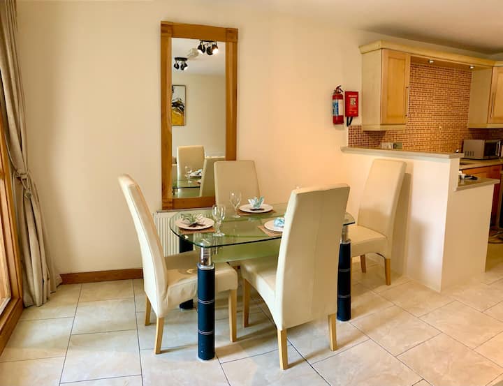 Cosy 2 Bed Apartment Beside The Lake Galway City - Oranmore