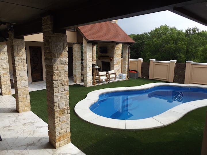 Stylish, Detached Guest Room With Pool. - Grand Prairie, TX