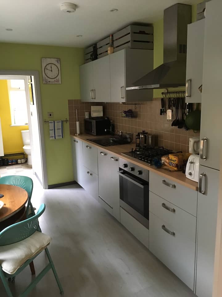 Nice Double Bed Guest Suite In Barnet-north London - Barnet