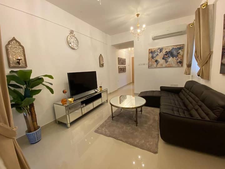 Qurum 1-bedroom Apartment Near Shops & Restaurants - مسقط
