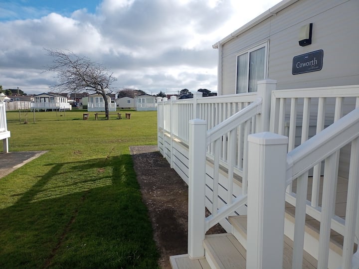 Holiday Home By The Sea - Barton on Sea