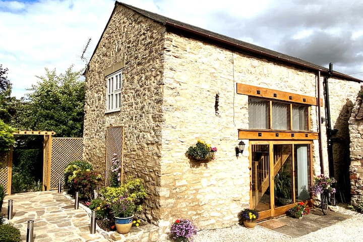 Beautiful  2 Bedroom Barn & Private Idyllic Garden - North Yorkshire