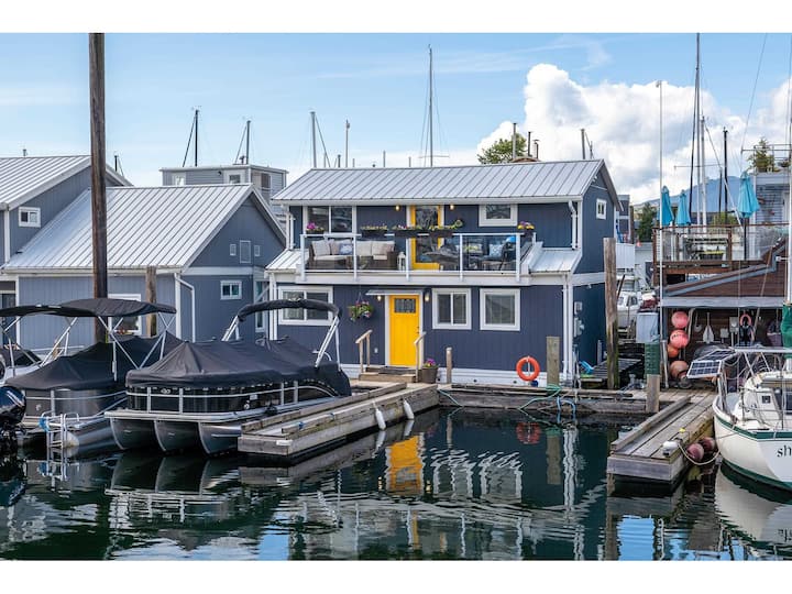 Cozy Modern Floating Home Next To Lonsdale Quay⛵️🌊🌅 - Vancouver