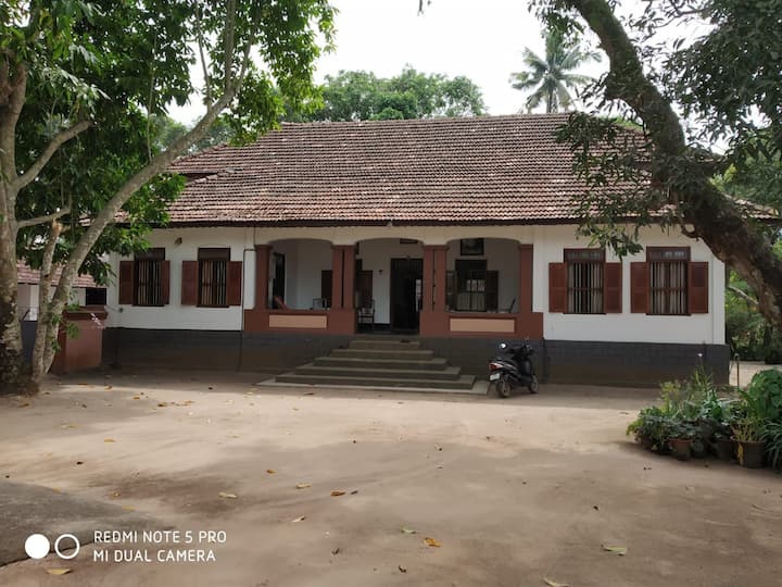 A Hundred Year Old 4 Bedroom Tharavad - Alappuzha