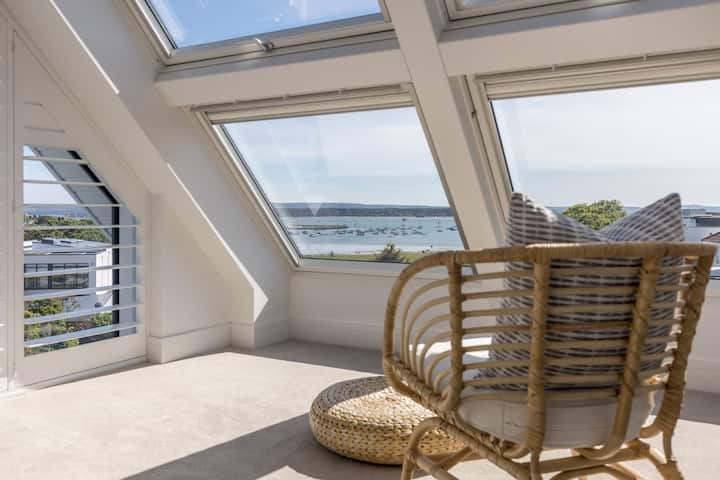 Modern Beach Style House, Sea Views, 5 Bedrooms - Poole