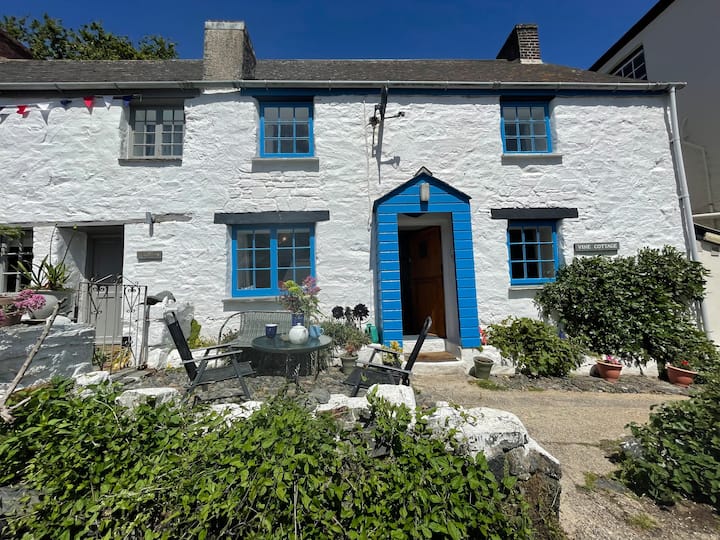 Vine Cottage - Fisherman's Cottage In Cadgwith - The Lizard