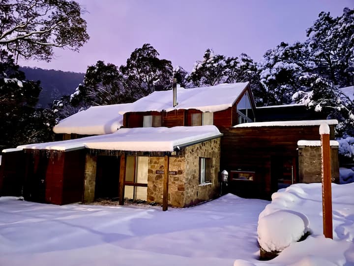 Thredbo - 3 Bedrooms, Two Living Areas, Office - Charlotte Pass
