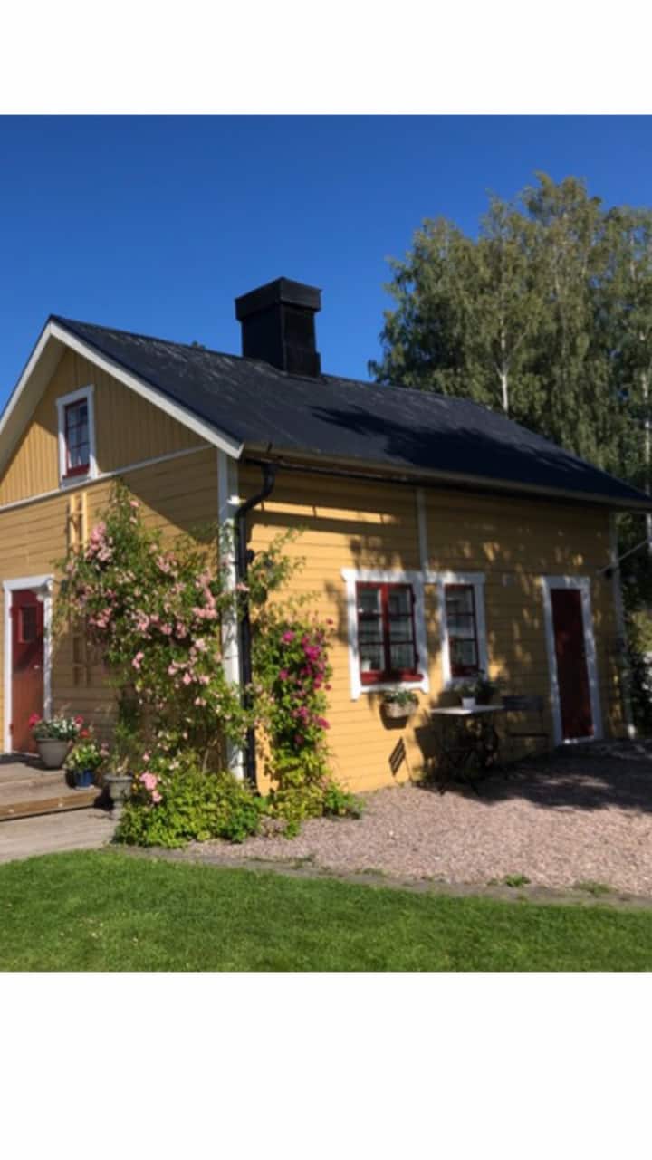 Gårdshus Vid Göta Kanal - Motala