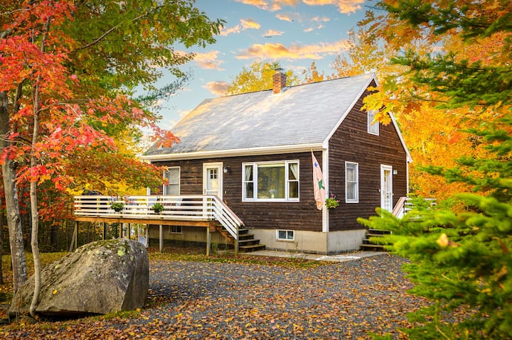 Weskeag Cottage - Arcade, Fire Pit, Clean, Bright, Nearby Coastal Activities - Rockland, ME