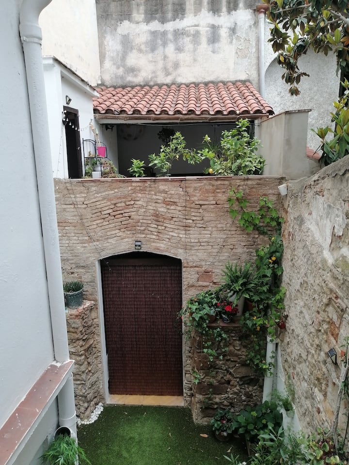 Habitación Con Baño Y Balcón En Linda Casa Rústica - Olesa de Montserrat