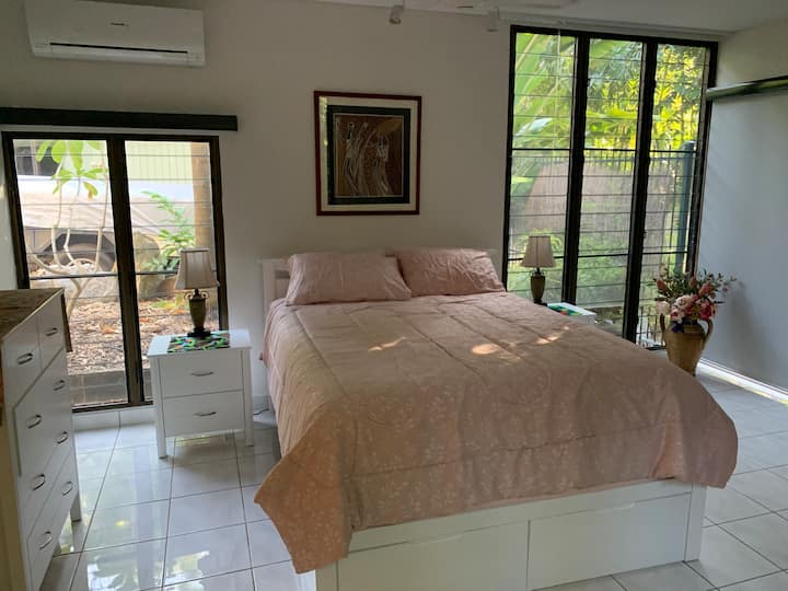 1 Bedroom Apartment Set In Tropical Paradise - Casuarina