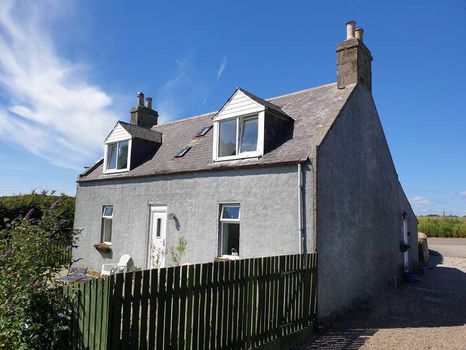 Looking for a vacation rental in Stonehaven? Try cozycozy