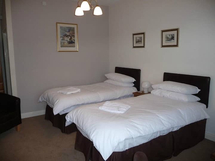 Twin Room - Tangled (Keel Rooms) - Runswick Bay