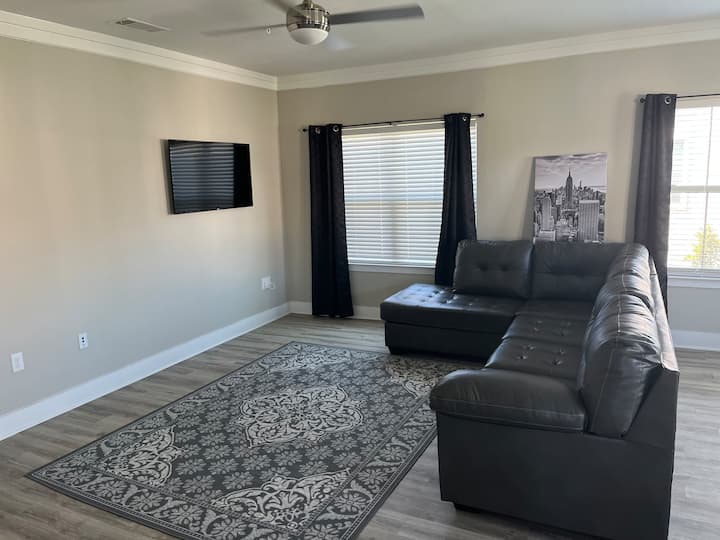 Lovely 2 Bedroom With 2 Bathrooms And 1 Car Garage - Richmond, TX