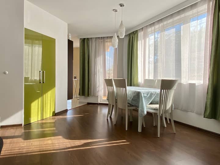 Cozy Apartment With Parking Lot - Varna