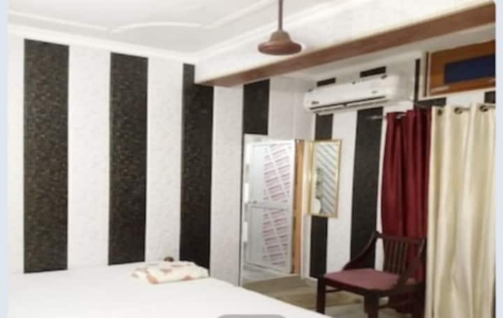 Hotel Royal City By Wb Inn - Azamgarh