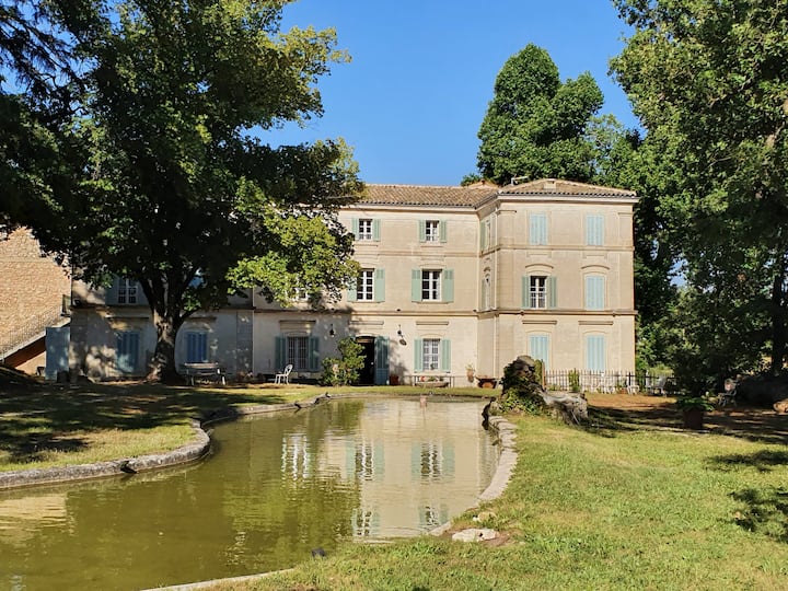 Exceptionnelle Chateau En Provence - Ventabren