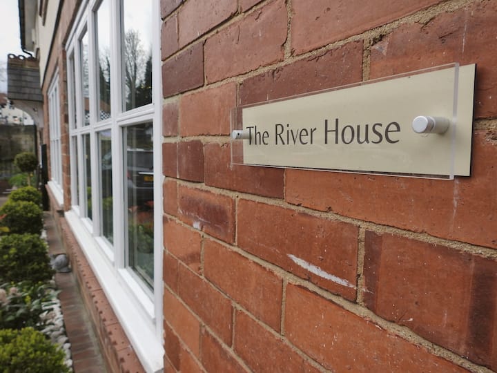 Luxury Home With Stunning River Views - Knaresborough