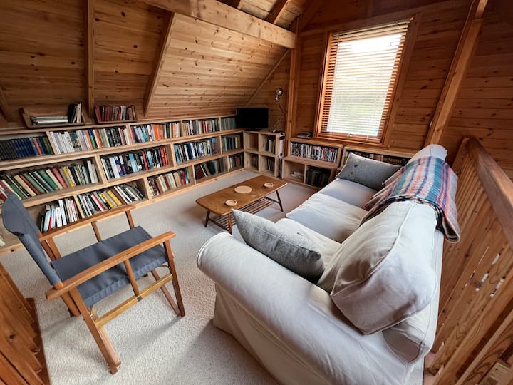 Peaceful 3 Bedroom Cabin With Indoor Wood Burner. - Skye