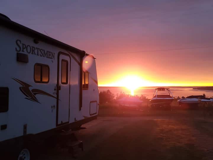 Serene Sunsets Overlooking Jackfish Lake! - Saskatchewan
