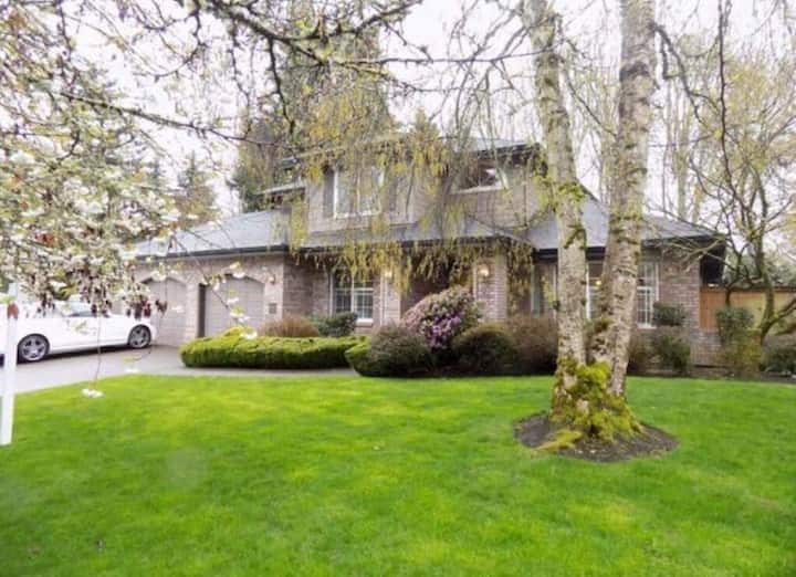 Large Home Close To Hayward Field! - Springfield, OR