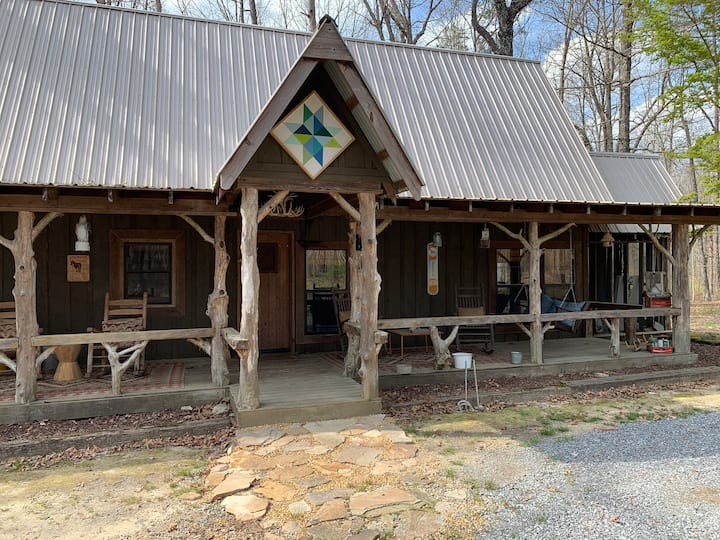 The Foggy Gobble: Rustic Cabin With Lots Of Charm - DeSoto State Park, Fort Payne