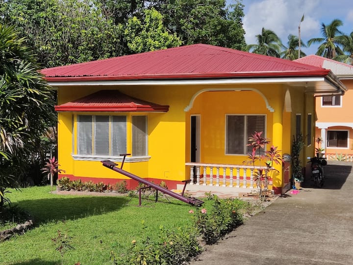 Cheerful 2-bedrom Bungalow  Above Dumaguete - Bacong